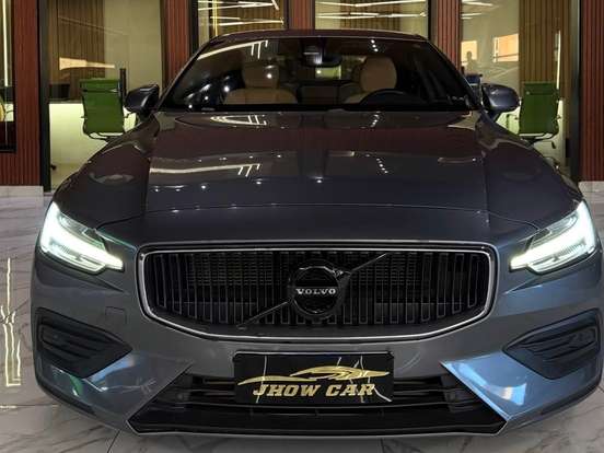 VOLVO-S60-2.0 T4 MOMENTUM GASOLINA 4P AUTOMÁTICO VOLVO-S60-2019