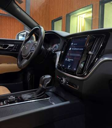 VOLVO-S60-2019