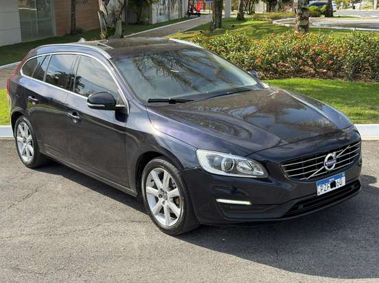 VOLVO-V60-2.0 T4 MOMENTUM GASOLINA 4P AUTOMÁTICO VOLVO-V60-2017