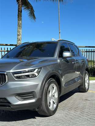 VOLVO-XC40-2019