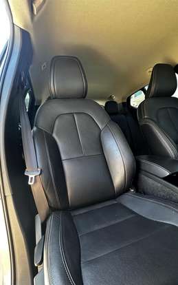 VOLVO-XC40-2019