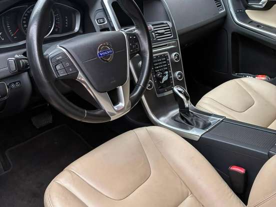 VOLVO-XC60-2.0 T5 COMFORT FWD TURBO GASOLINA 4P AUTOMÁTICO VOLVO-XC60-2015
