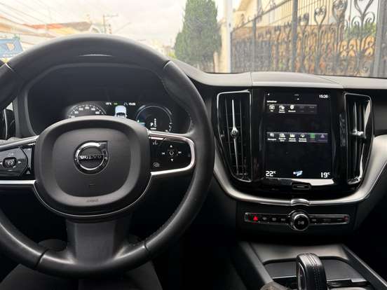 VOLVO-XC60-2.0 T8 HYBRID MOMENTUM AWD GEARTRONIC VOLVO-XC60-2019