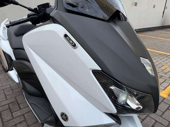 YAMAHA-TMAX-2014