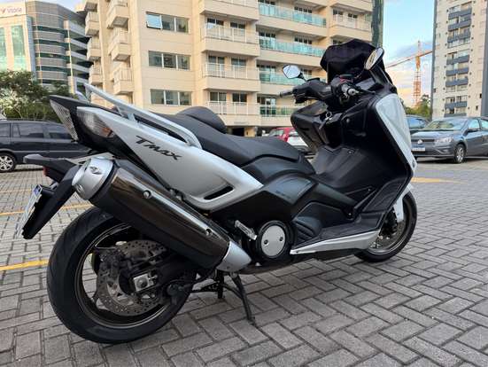 YAMAHA-TMAX-2014