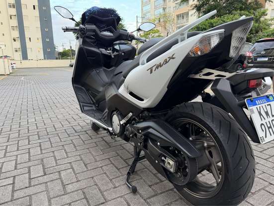 YAMAHA-TMAX-2014
