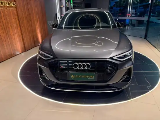AUDI-E-TRON-2022