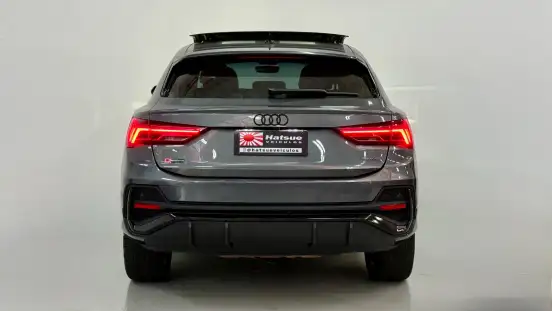 AUDI-Q3-2022