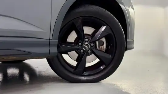 AUDI-Q3-2022