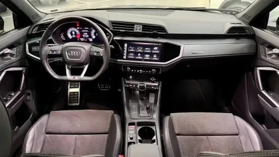 AUDI-Q3-2022