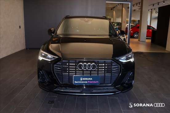AUDI-Q3-2023