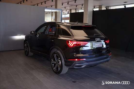 AUDI-Q3-2023
