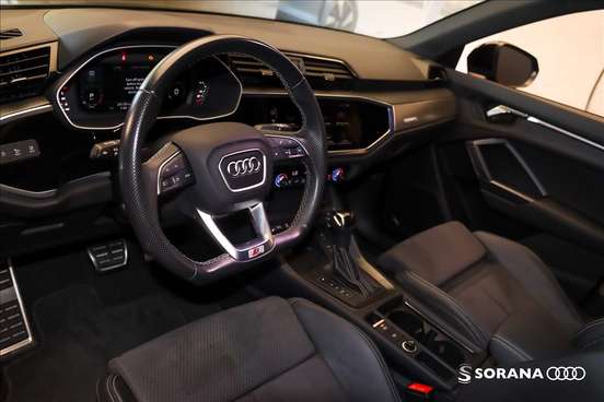 AUDI-Q3-2023