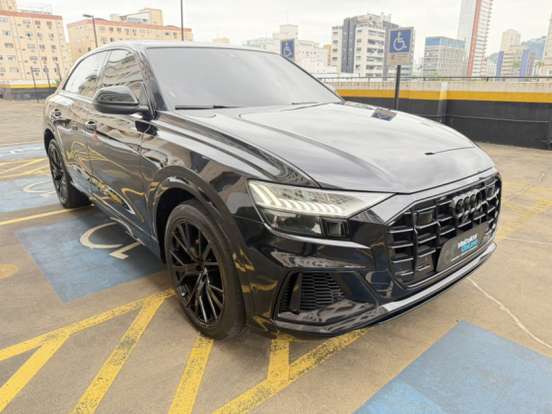 AUDI-Q8-2019