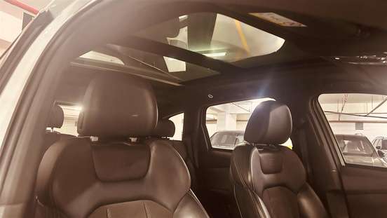 AUDI-Q7-2021