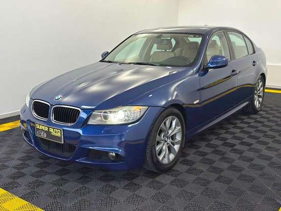 BMW-318i-2011