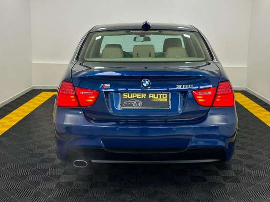 BMW-318i-2.0 SEDAN 16V GASOLINA 4P AUTOMÁTICO BMW-318i-2011