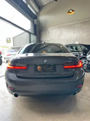 BMW-320i-2019