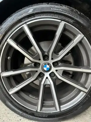 BMW-320i-2019
