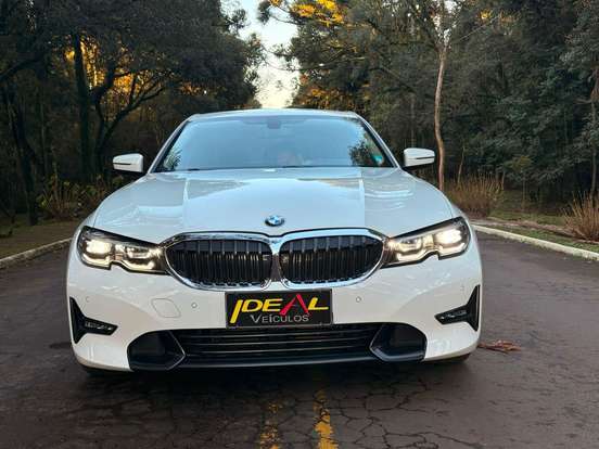 BMW-320i-2019