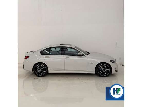 BMW-330e-2022