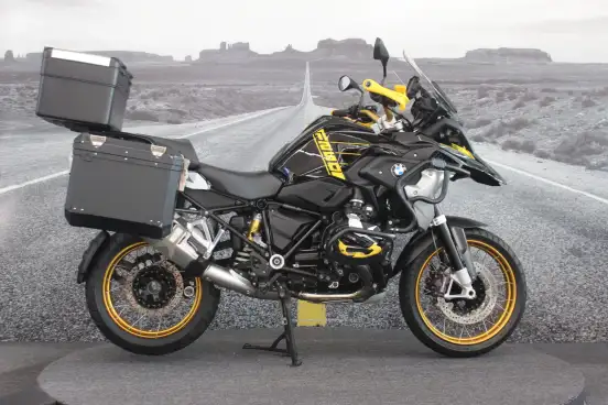 BMW-R 1250 GS PREMIUM 40 ANOS BMW-R 1250 GS PREMIUM 40 ANOS-2021