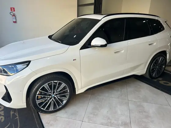 BMW X1 2.0 16V TURBO GASOLINA SDRIVE20I M SPORT STEPTRONIC BMW X1 2.0 16V TURBO GASOLINA SDRIVE20I M SPORT STEPTRONIC