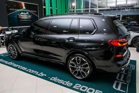 BMW-X7-2025