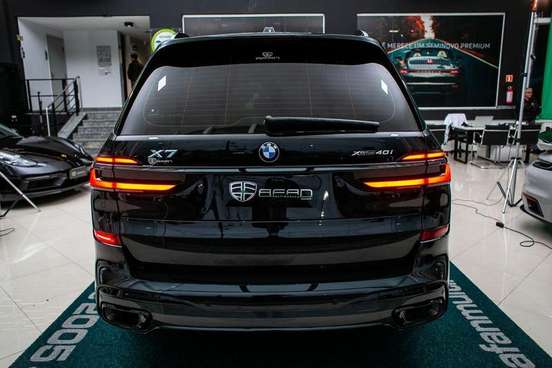 BMW-X7-2025