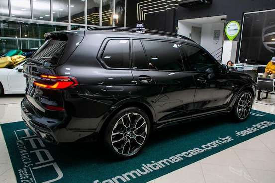 BMW-X7-2025