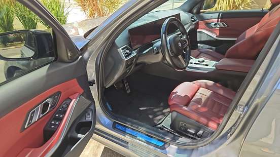 BMW-320i-2022