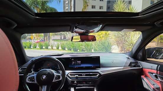 BMW-320i-2022