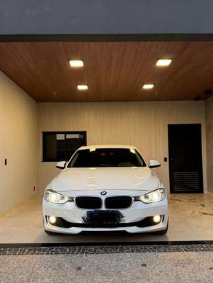 BMW-320i-2013