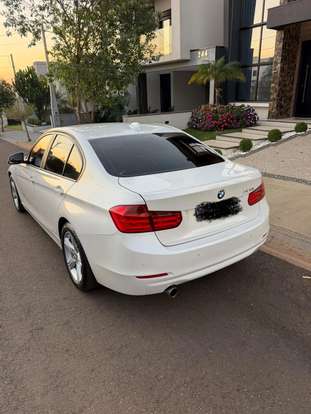 BMW-320i-2013