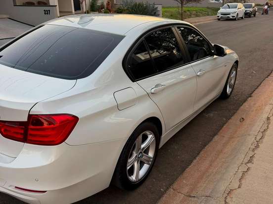BMW-320i-2.0 SPORT GP 16V TURBO ACTIVE FLEX 4P AUTOMÁTICO BMW-320i-2013