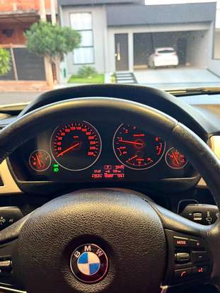 BMW-320i-2013