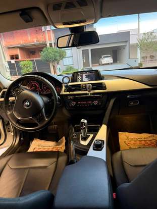 BMW-320i-2013