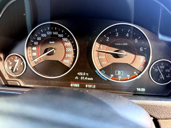 BMW-320i-2016