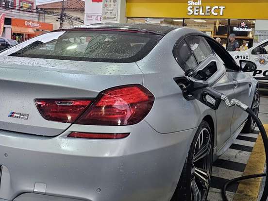 BMW-M6-4.4 GRAN COUPÉ V8 32V GASOLINA 4P AUTOMÁTICO BMW-M6-2015
