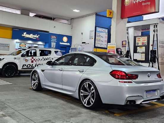 BMW-M6-4.4 GRAN COUPÉ V8 32V GASOLINA 4P AUTOMÁTICO BMW-M6-2015