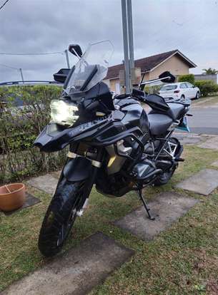 BMW-R 1250 GS PREMIUM TRIPLE BLACK BMW-R 1250 GS PREMIUM TRIPLE BLACK-2023
