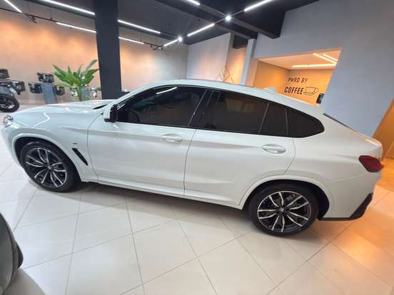 BMW-X4-2024