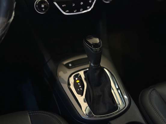 CHEVROLET-CRUZE-2020