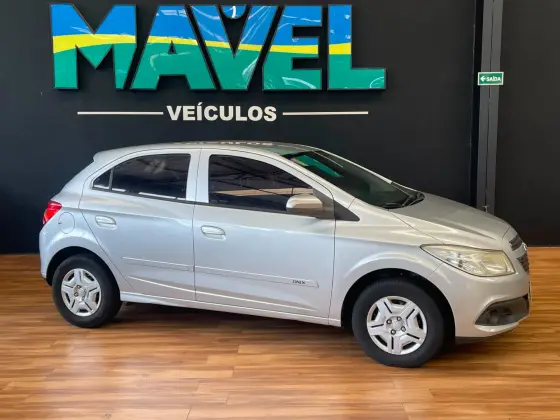 CHEVROLET ONIX 1.0 MPFI LT 8V FLEX 4P MANUAL CHEVROLET ONIX 1.0 MPFI LT 8V FLEX 4P MANUAL