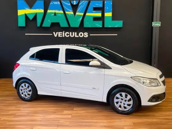 CHEVROLET ONIX 1.4 MPFI LT 8V FLEX 4P MANUAL CHEVROLET ONIX 1.4 MPFI LT 8V FLEX 4P MANUAL