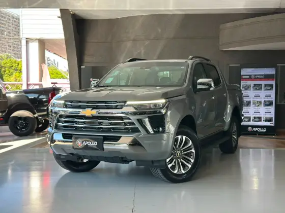CHEVROLET S10 2.8 16V TURBO DIESEL HIGH COUNTRY CD 4X4 AUTOMÁTICO CHEVROLET S10 2.8 16V TURBO DIESEL HIGH COUNTRY CD 4X4 AUTOMÁTICO