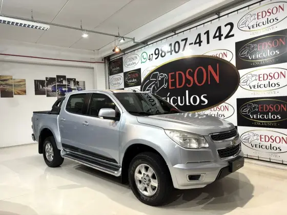CHEVROLET S10 2.8 LT 4X4 CD 16V TURBO DIESEL 4P AUTOMÁTICO CHEVROLET S10 2.8 LT 4X4 CD 16V TURBO DIESEL 4P AUTOMÁTICO