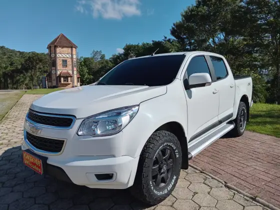 CHEVROLET S10 2.8 LT 4X4 CD 16V TURBO DIESEL 4P MANUAL CHEVROLET S10 2.8 LT 4X4 CD 16V TURBO DIESEL 4P MANUAL
