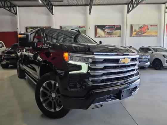 CHEVROLET SILVERADO 5.3 V8 GASOLINA 1500 HIGH COUNTRY 4X4 AUTOMÁTICO CHEVROLET SILVERADO 5.3 V8 GASOLINA 1500 HIGH COUNTRY 4X4 AUTOMÁTICO