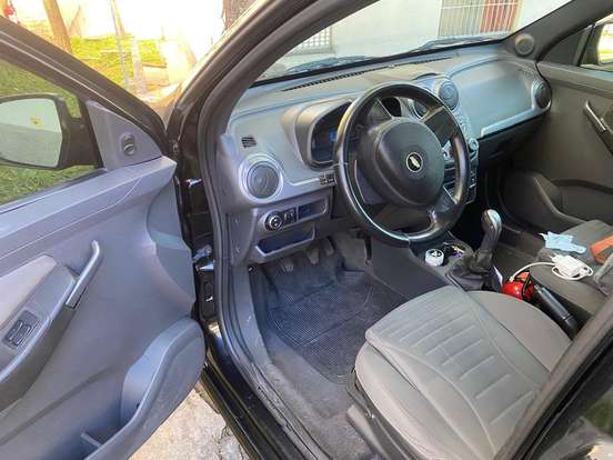 CHEVROLET-MONTANA-2011